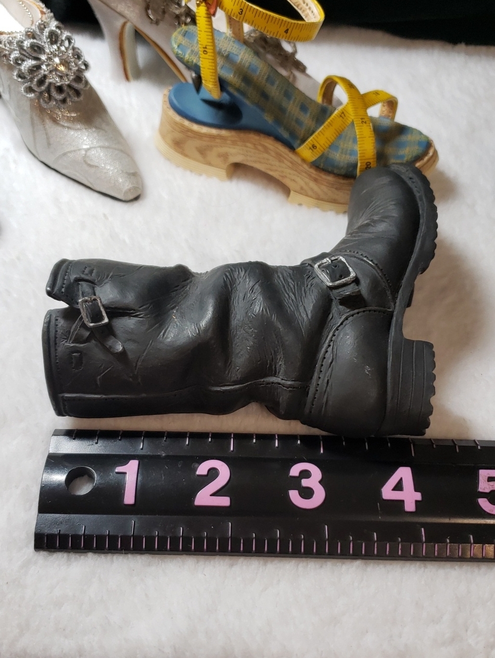 9 RIGHT SHOES - Picture 11 of 16